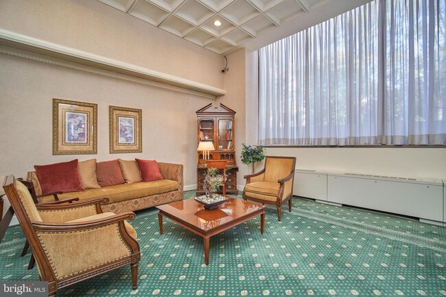 Foto del edificio - 5500 Friendship Blvd
