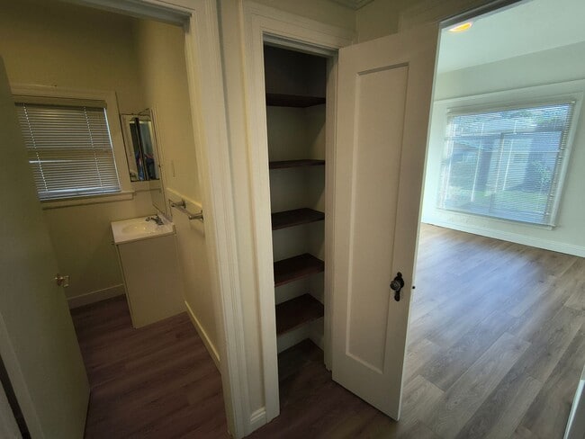 Building Photo - EBS T 704 &amp; 22186