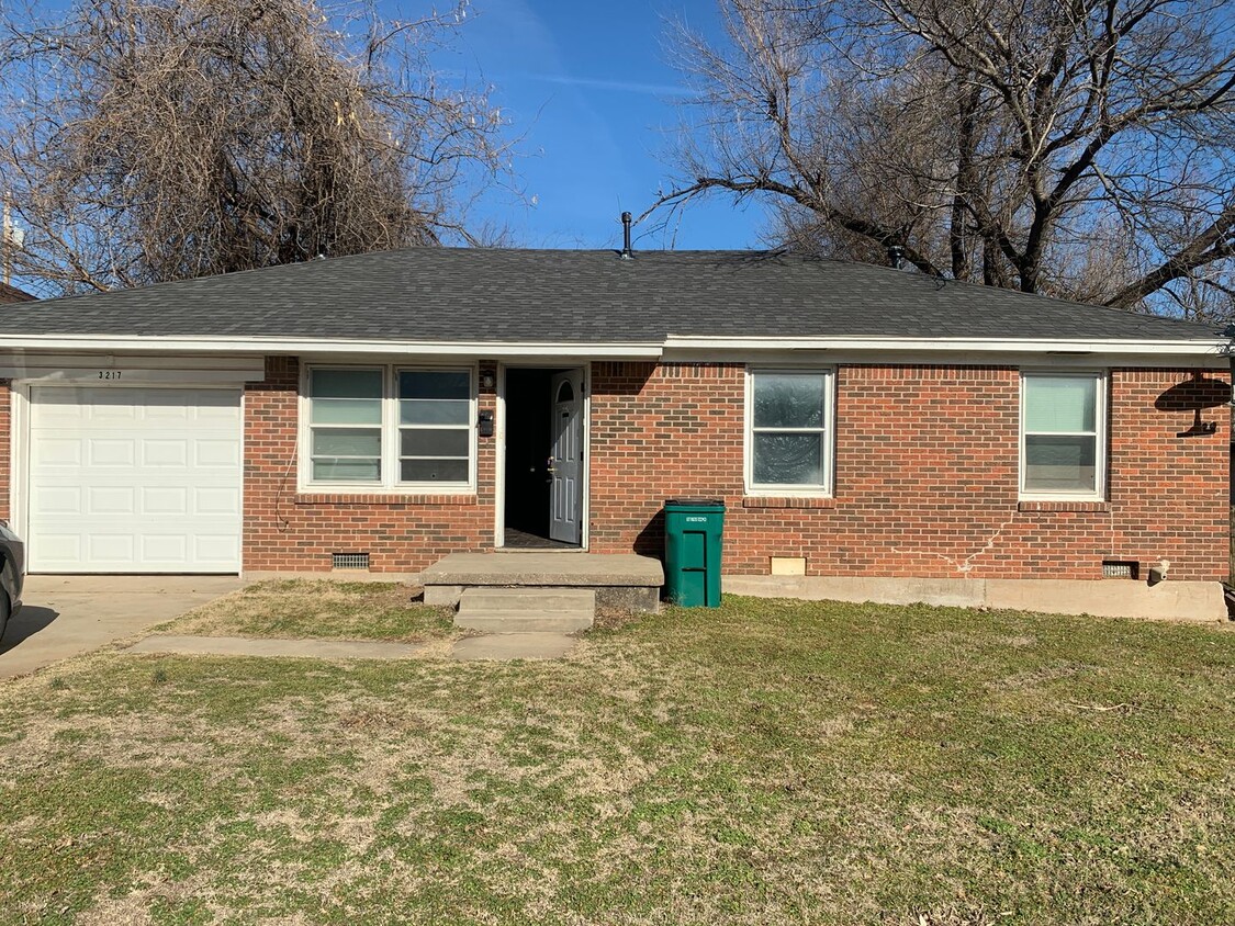 Primary Photo - 3 Bed OKC Brick House