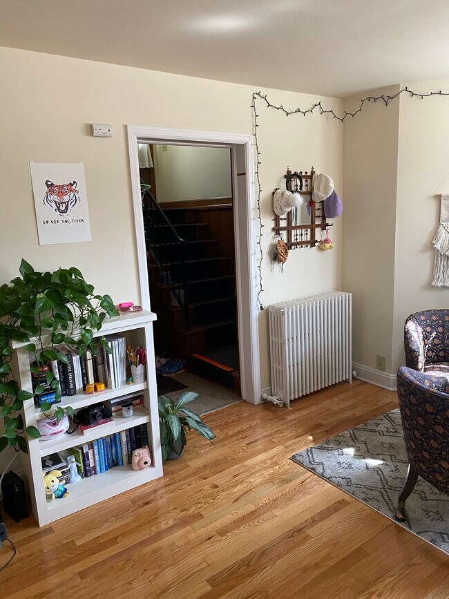 Living room to private entrance - 1326 Drake St
