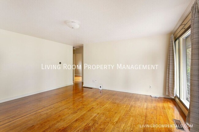 Foto del edificio - 8414 N Peninsular Ave