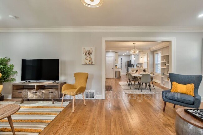 Foto del edificio - 5722 Charlotte St