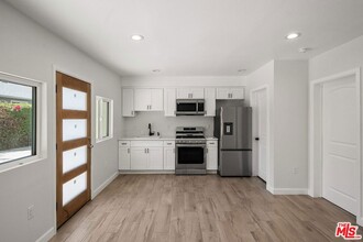 Building Photo - 2231 Laverna Ave