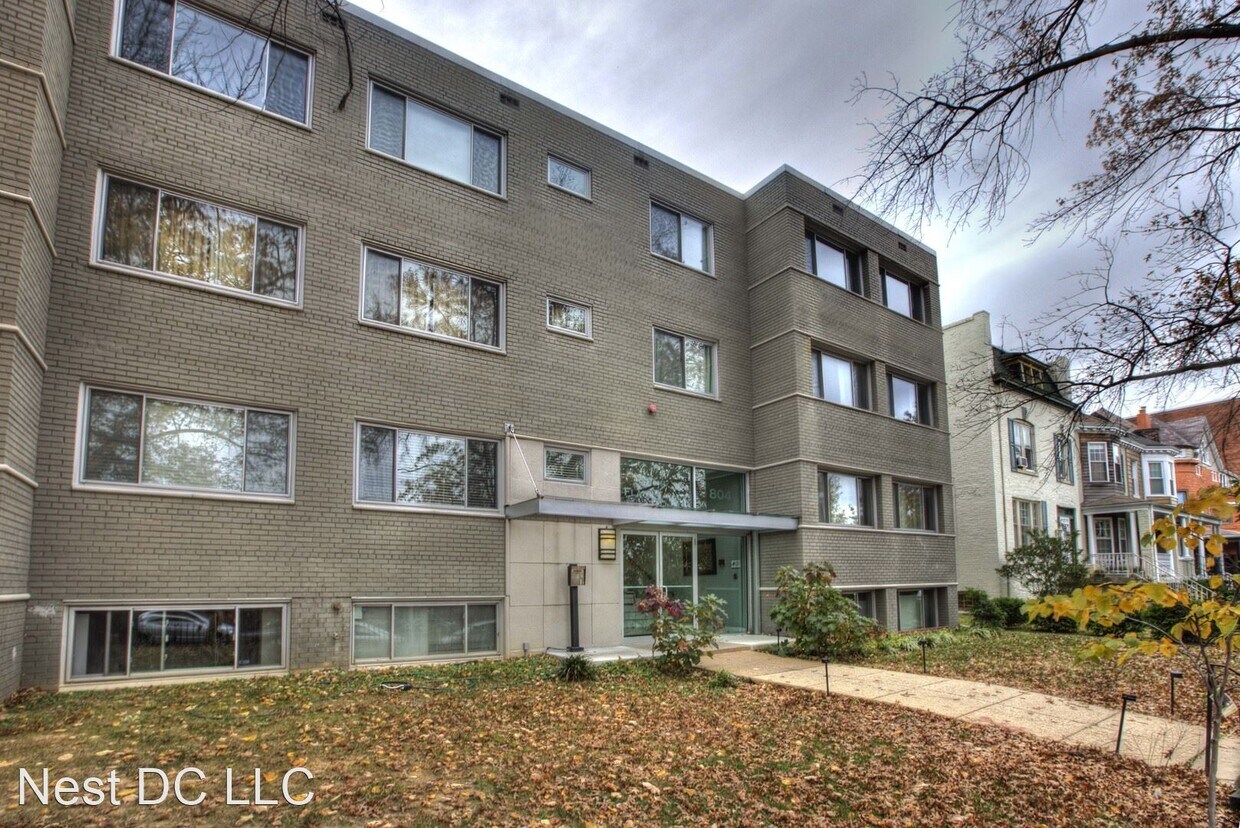 Foto principal - 804 Taylor St NW