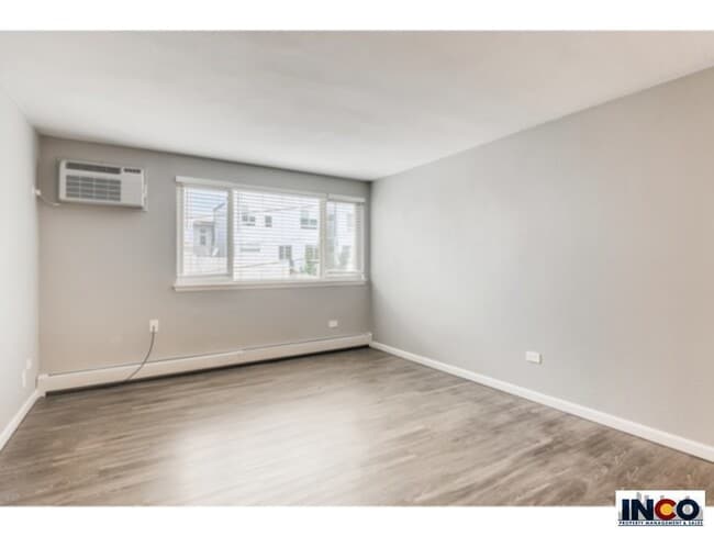 Building Photo - 1555 Grove St