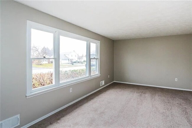 Building Photo - 72 Kinmont Dr