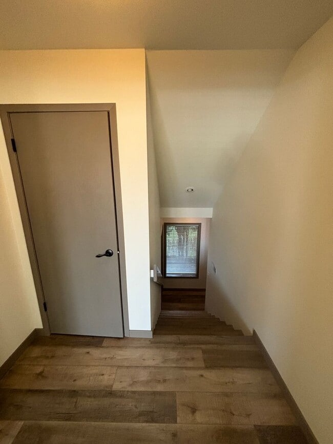 Building Photo - Remodeled Midtown Apartment (APP#244)