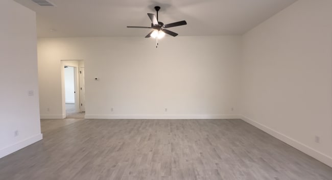 Foto del edificio - 3700 N Wiley Dr