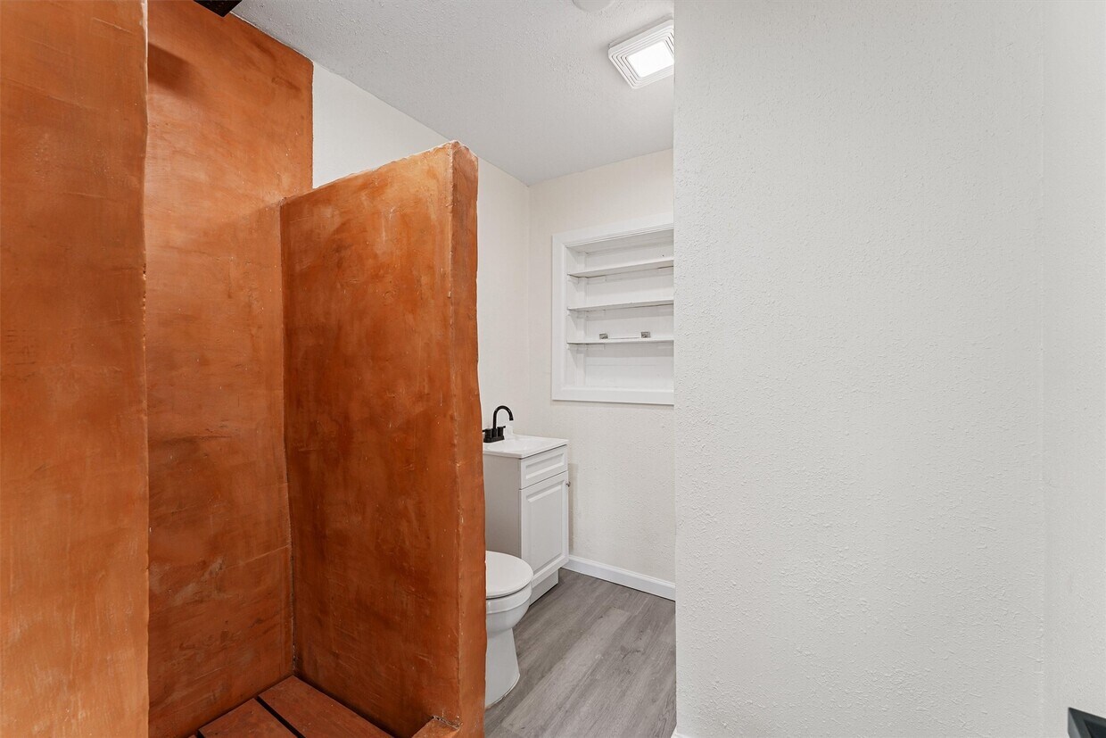 Primary Photo - 4715 Engleford St