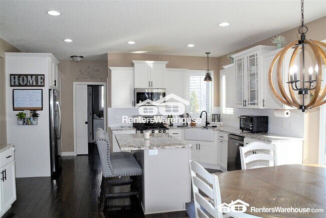 Foto del edificio - 8868 Whispering Oaks Trail