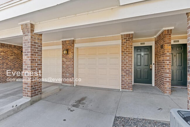 Building Photo - 2 bed, 2 bath Townhome in Superior / Avail...