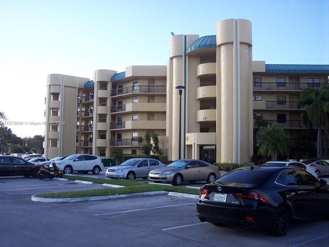 Building Photo - 6575 W Oakland Park Blvd