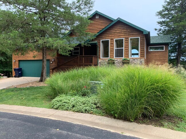 Building Photo - 216 Weiskopf Way