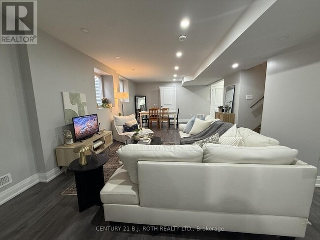 Building Photo - 56 Hickling Trail