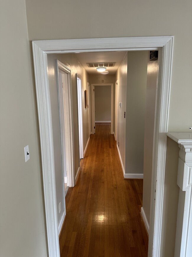 Foto del edificio - 1811 Nash St NW
