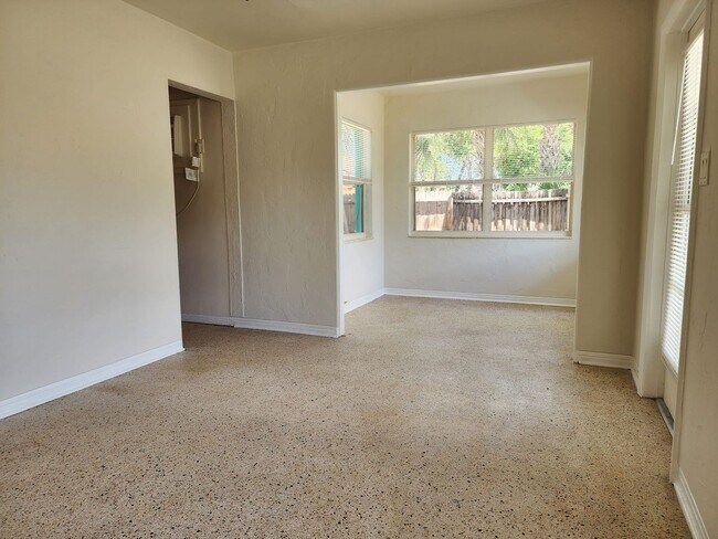 Foto del edificio - 2401 49th St S