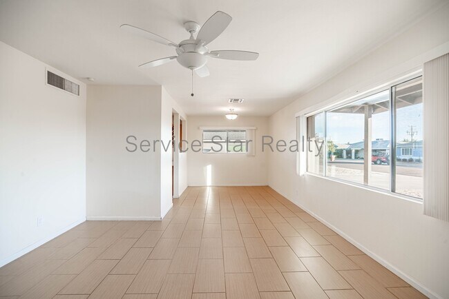 Foto del edificio - 6626 E Palm Ln