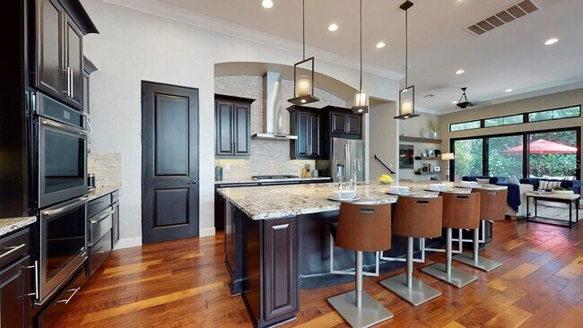 Building Photo - 8167 Via Vittoria Way