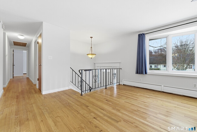 Foto del edificio - 10 College St