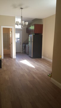 Foto del edificio - 2433a Bryant St