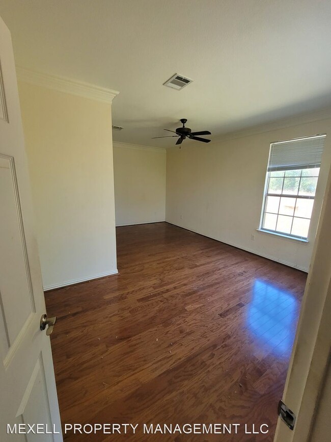 Foto del edificio - 3 br, 2 bath House - 2801 BALCH SPRINGS RD