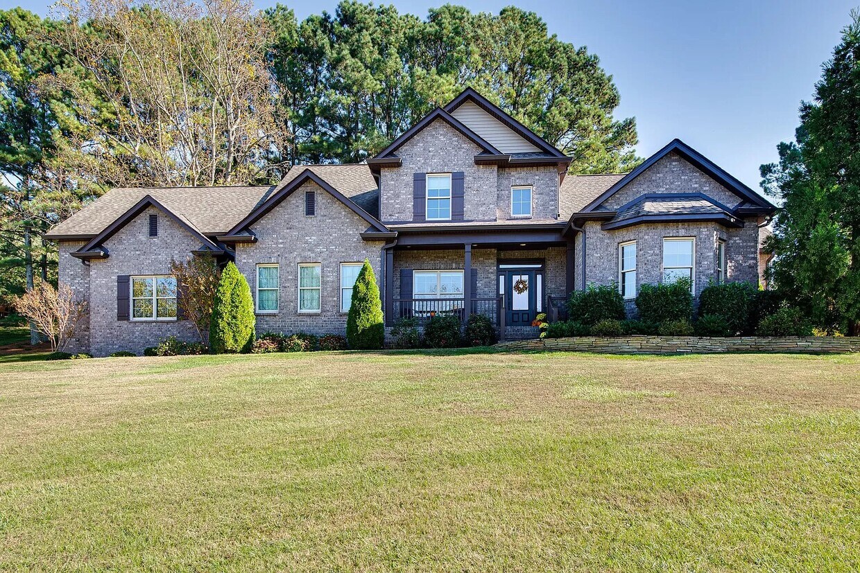 2210 Oakwood Dr E, Franklin, TN 37064 House Rental in Franklin, TN