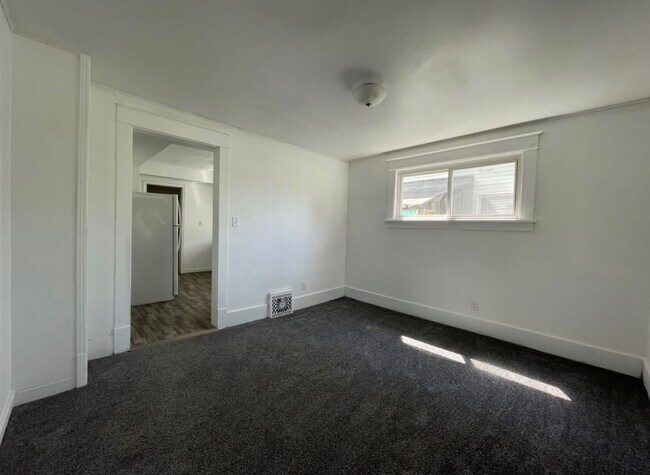 Foto del edificio - 420 Haney Ave
