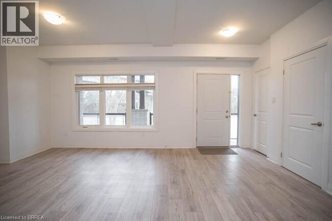 Building Photo - 2 Willow St