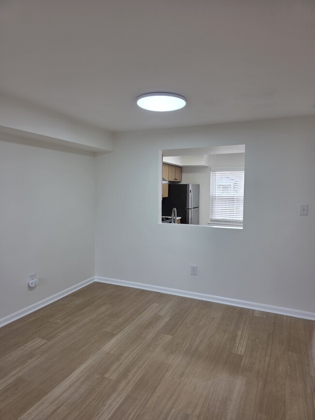 Building Photo - 1144 1st St NW