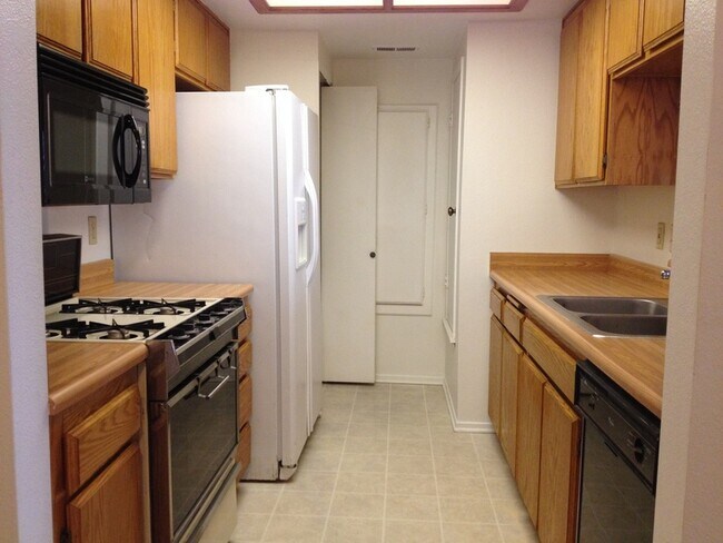 Foto del edificio - 799 Brookstone Rd
