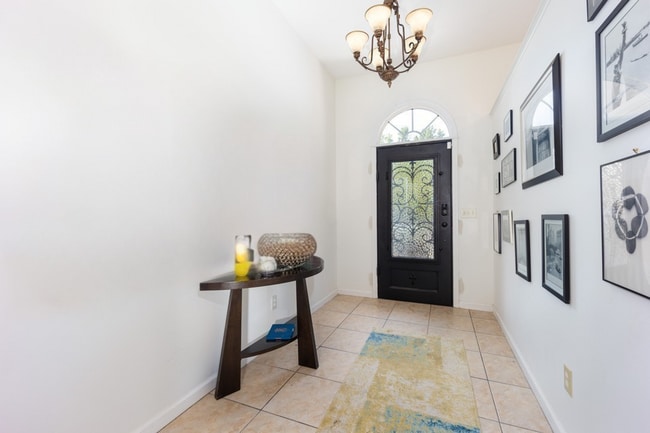 Foto del edificio - Charming 3 Bedroom , 2 Bath Country Home with Lake Views