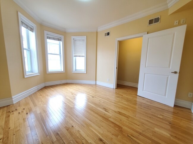 377 Baldwin Ave 2B - 379 Baldwin Ave
