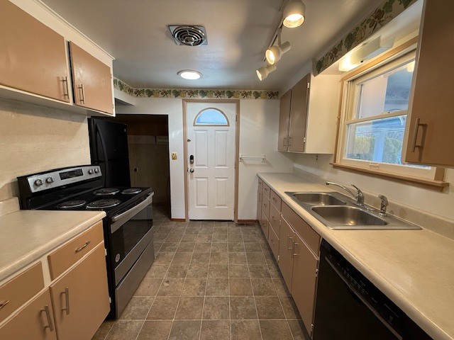 Building Photo - 1260 Dakota St