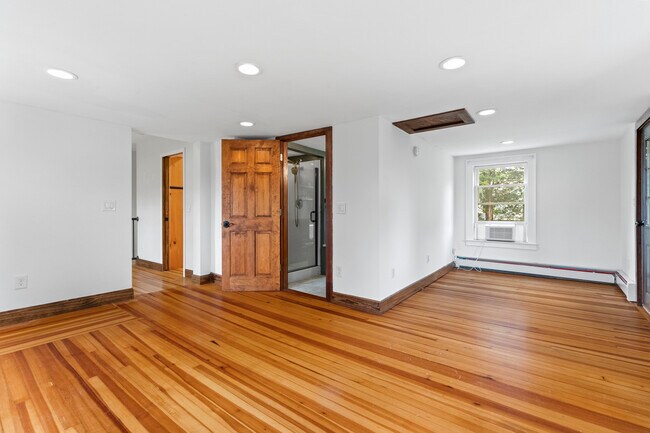 Building Photo - 22 Percival Ave