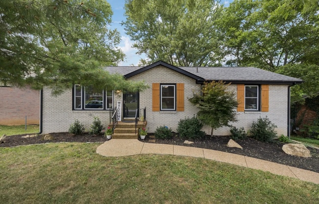 Building Photo - 612 Roxanne Dr