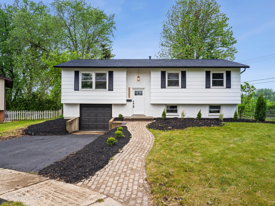Primary Photo - 6950 Longmeadow Ln