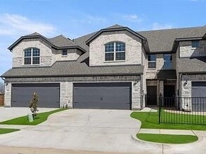 Building Photo - 521 Sandiford Ct