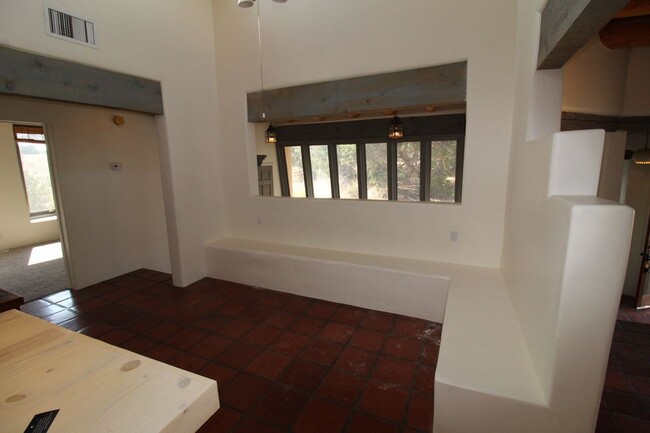 Building Photo - 8 Domingo Court