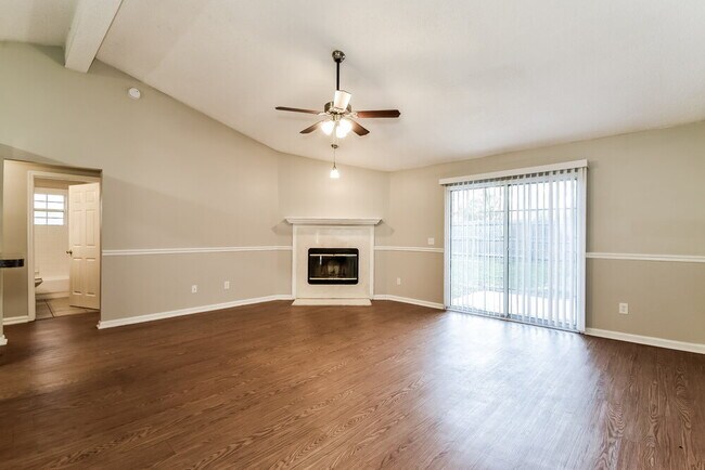 Foto del edificio - 1243 Windy Willows Dr