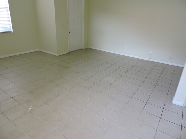 Building Photo - 1708 Pierside Cir