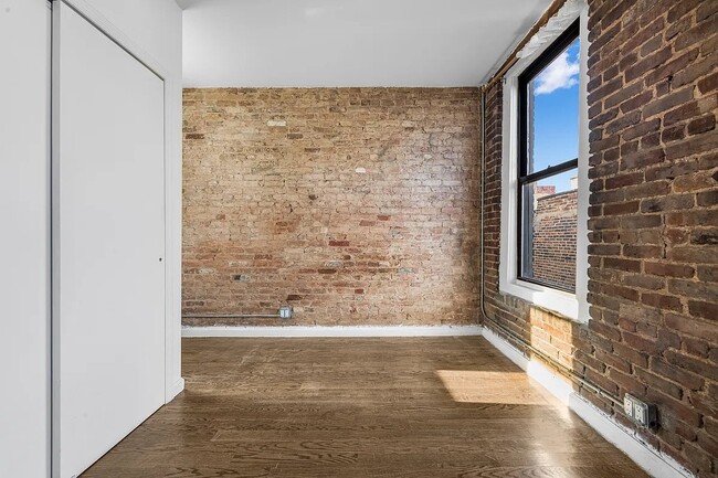 Building Photo - 248 Broome St