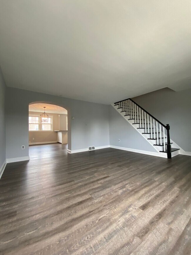 Building Photo - Beautiful 3 Bedroom 1 Bath in Drexel Hill!