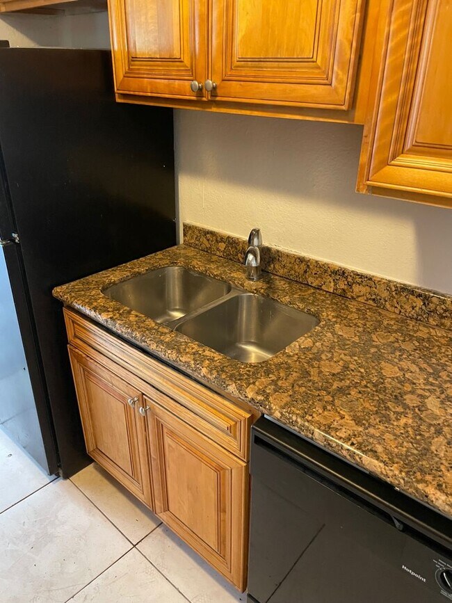 Foto del edificio - Two bedroom Two bath Condo