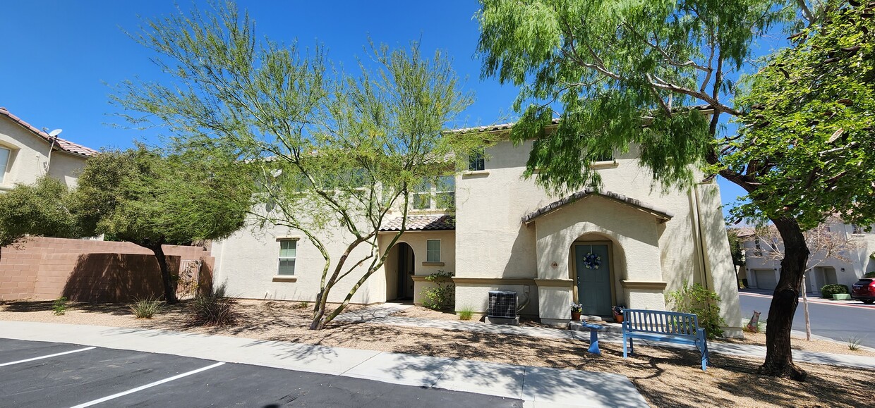 Primary Photo - 6250 W Arby Ave