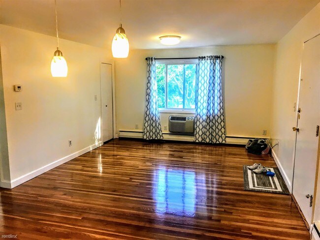 Building Photo - 2 br, 1 bath Condo - 9 Jacqueline Rd F