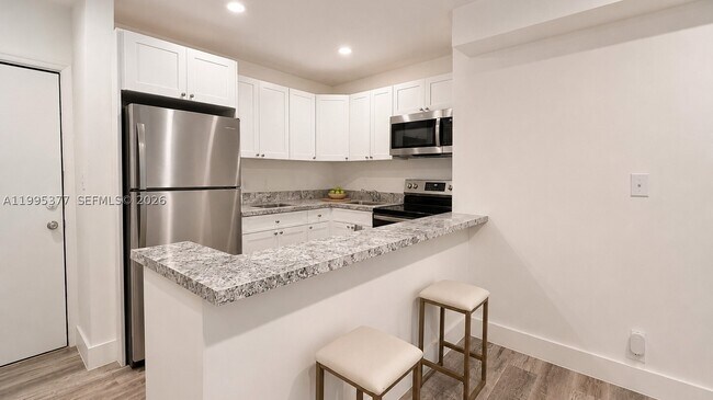 Foto del edificio - 6445 NW 2nd Pl