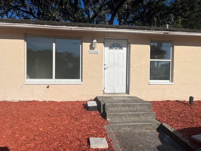 Building Photo - 6606 Chalice St