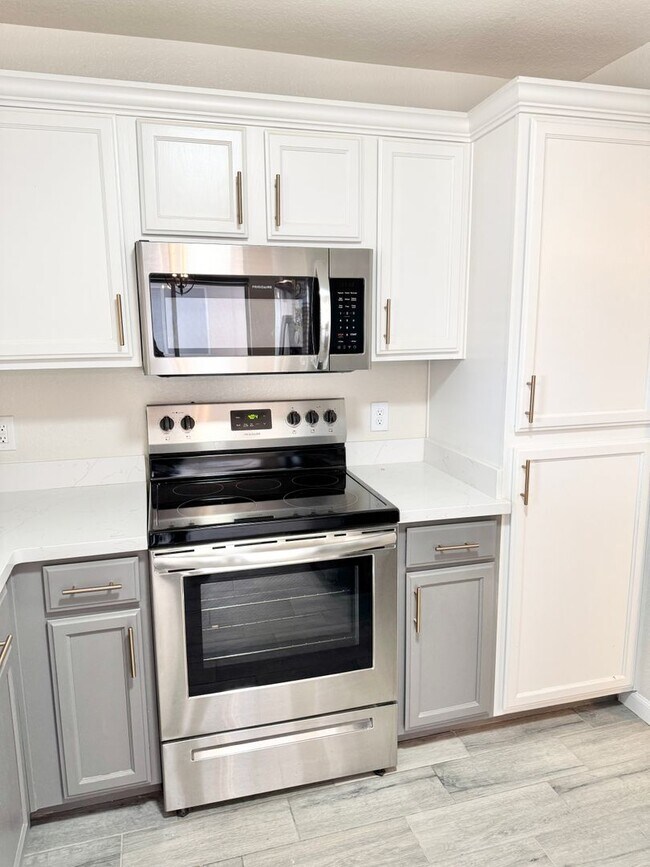 Foto del edificio - Charming 3 bedroom/2 bath single level hom...