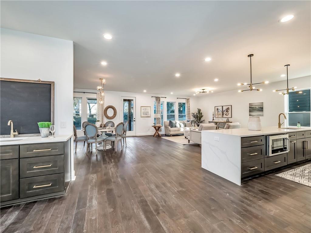Foto principal - 568 Parker Ave