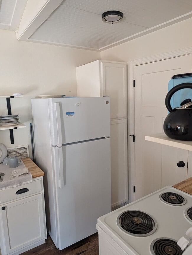 Building Photo - 181 Honeysuckle Ln